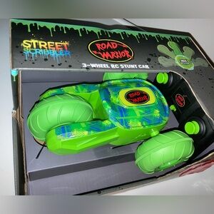 Street Scribbler 3-Wheel RC Stunt Car Green Neon ~ NIB